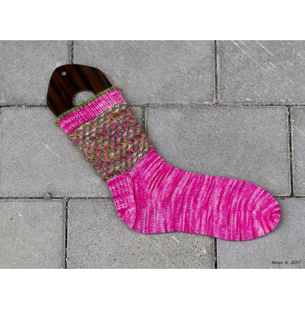 Tusenskna - Socka stickad i Bellismnster